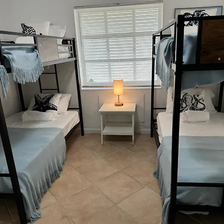 Hostel Beds & Sheets Fll Airport Dania Beach Exterior photo