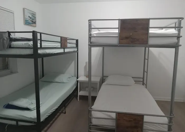 Hostel Beds & Sheets Fll Airport