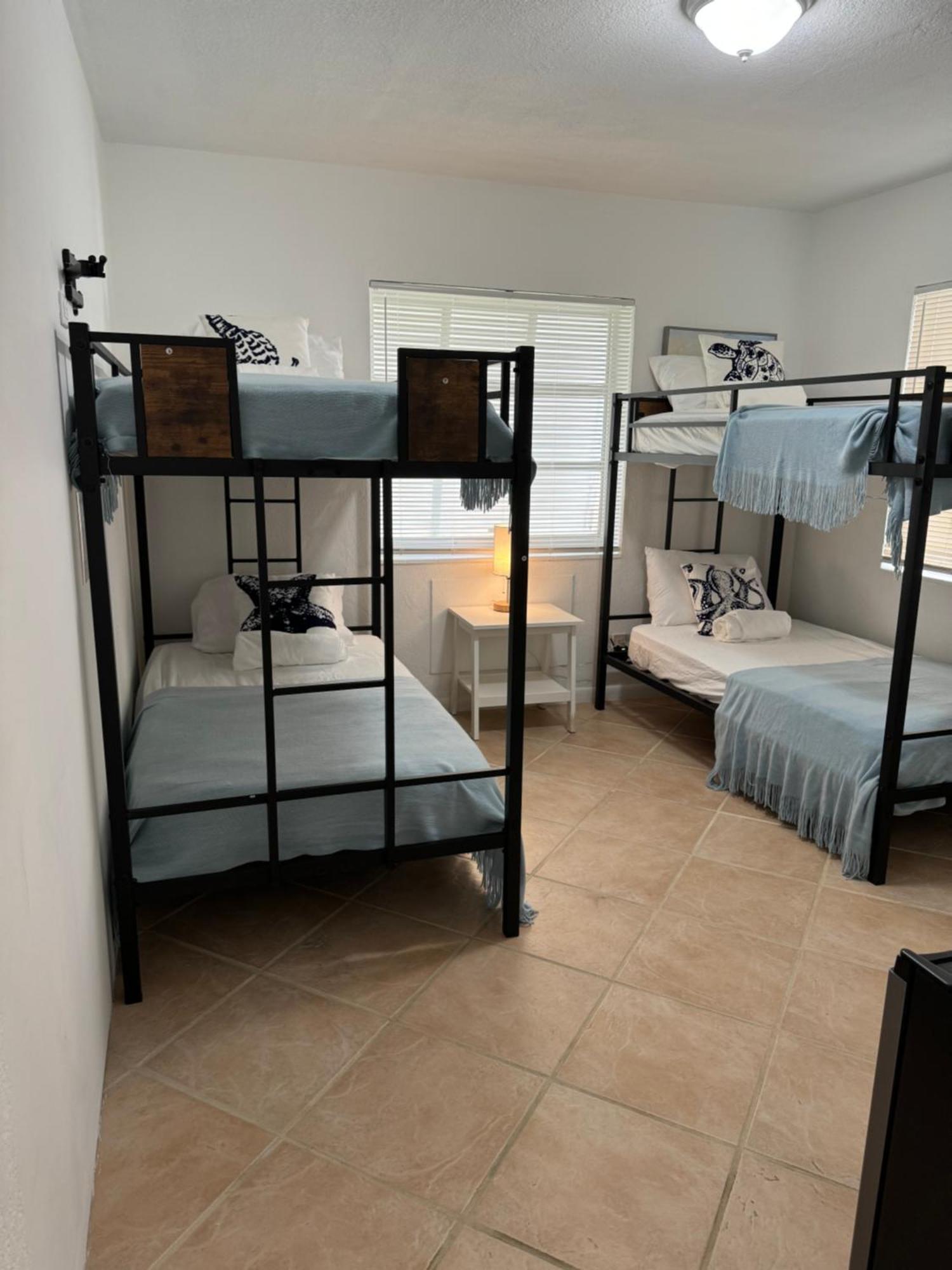 Beds & Sheets Fll Airport