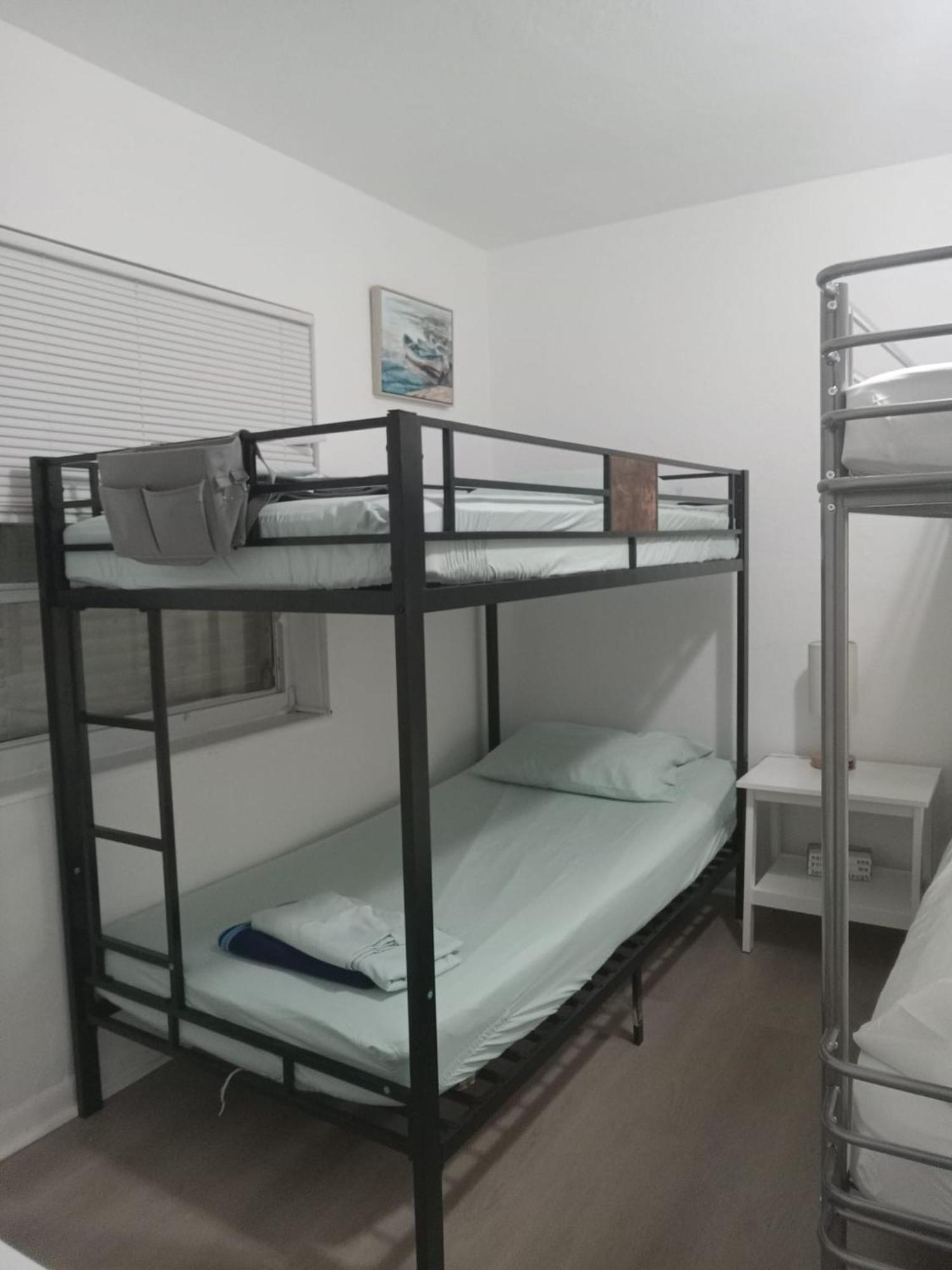 Beds & Sheets Fll Airport